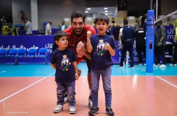 عکس سید محمد موسوی و فرزندانش