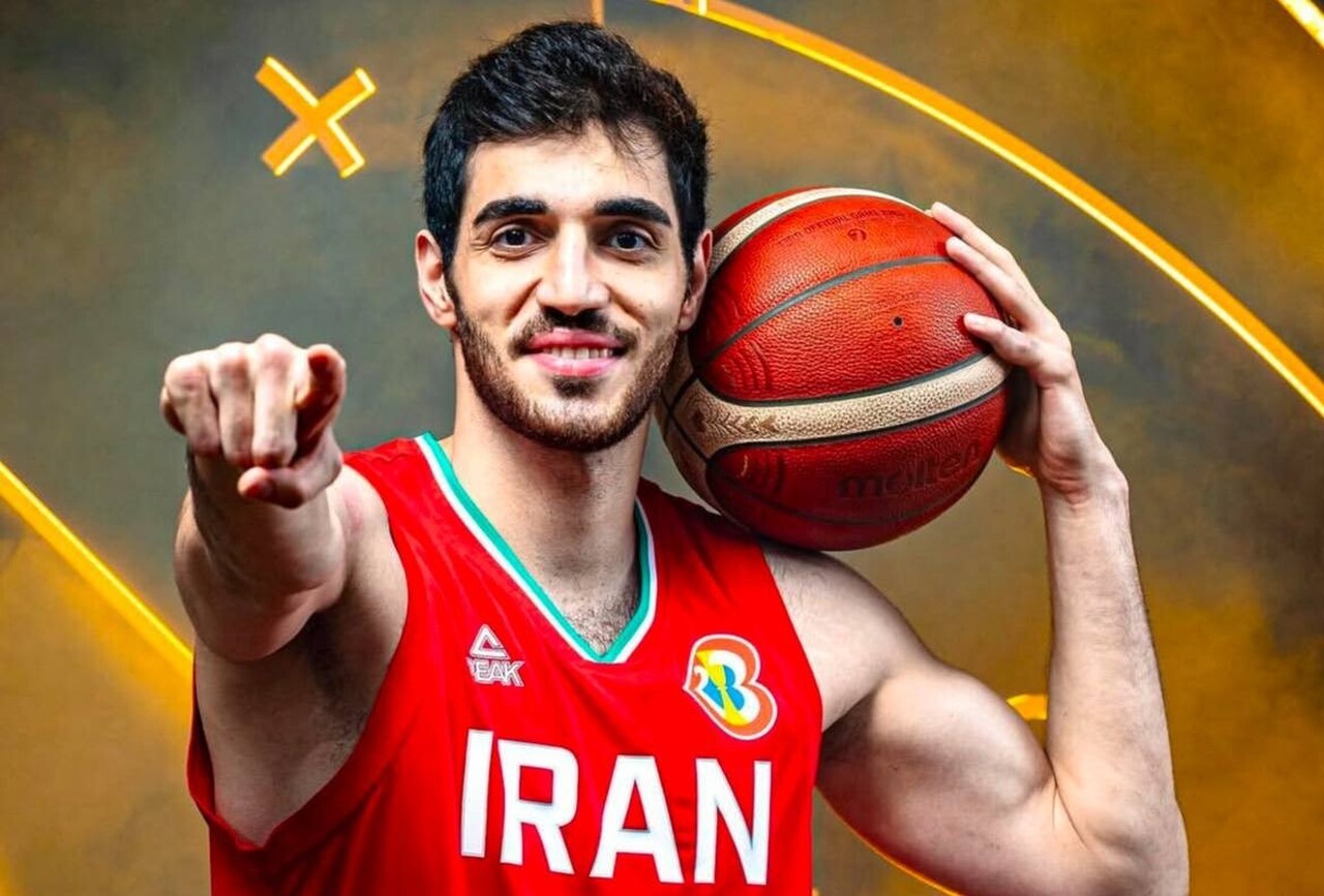 والپیپر نوید رضایی‌فر بسکتبالی 2025 