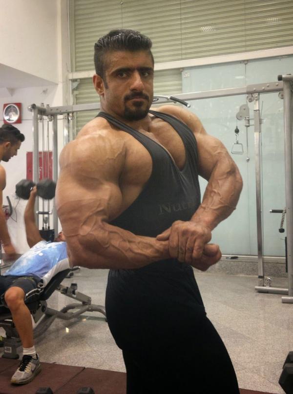 عکس هادی چوپان و فرزندانش